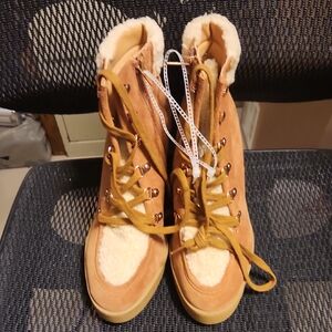 Jessica Simpson Tan Shearling Winter Boots
